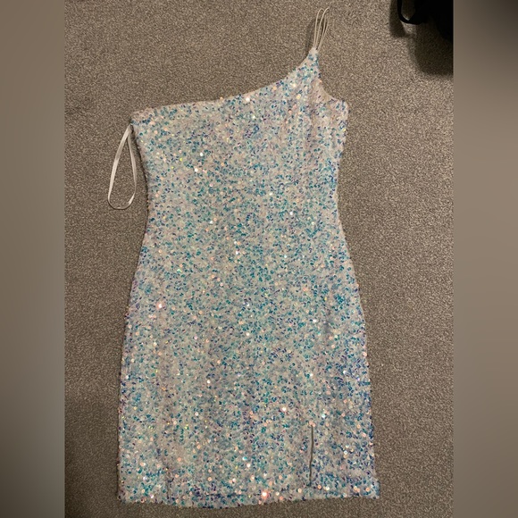 one shoulder windsor iridescent dress - Picture 2 of 4